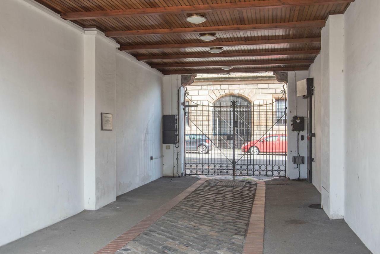Fabulous Stylish Flat In Merchant City & Free Secure Parking Glasgow Exterior foto